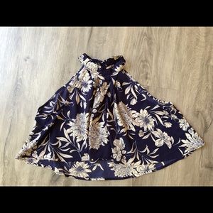 Halter crop swing top